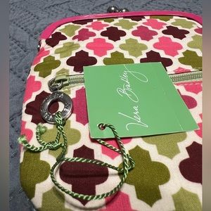 Vera Bradley NWT Hello Dahlia  Kisslock Coin Clutch.